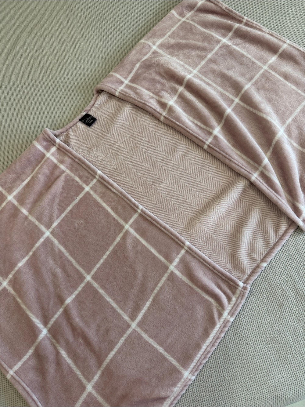 Cuddl Duds Mauve Windowpane Throw Blanket